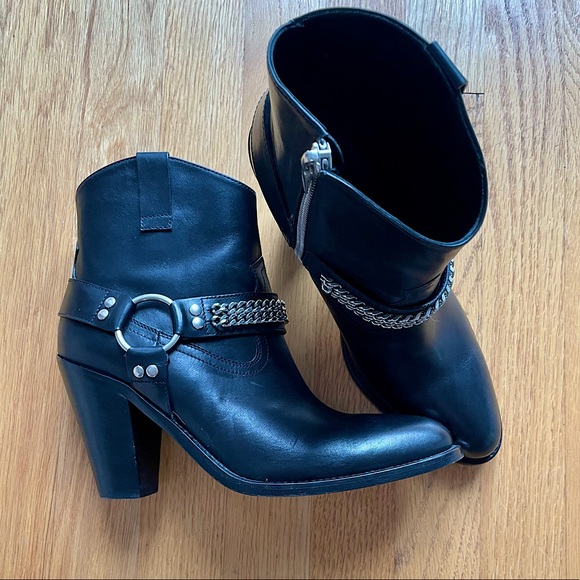 Saint Laurent Black Heeled Ankle Boots with Chain. 38 - Picture 1 of 7